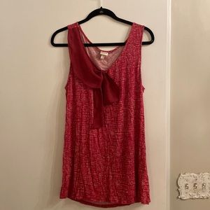 Pink tank with bow detail